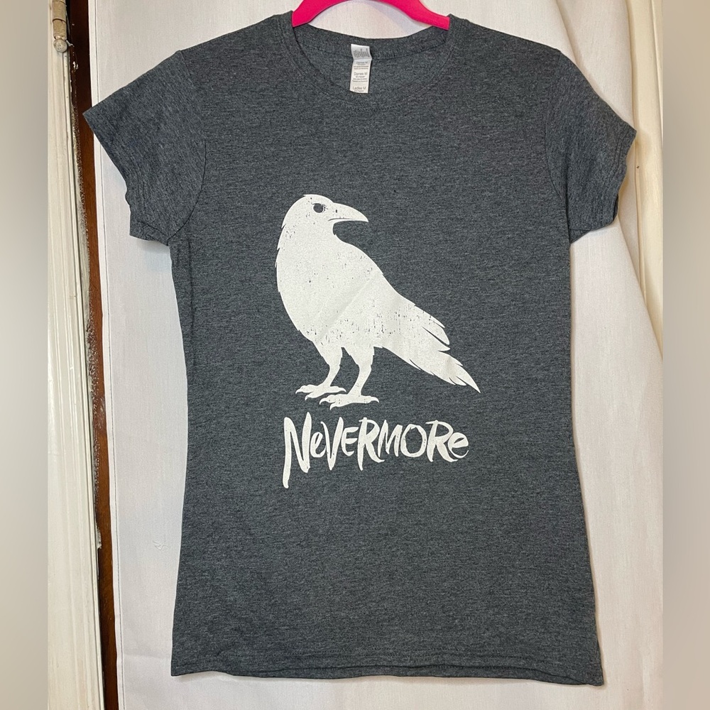 NWOT Gildan Dark Gray w White Graphic Raven Tee w  "Nevermore" Logo Size M